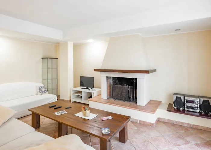 Oak House With Parking