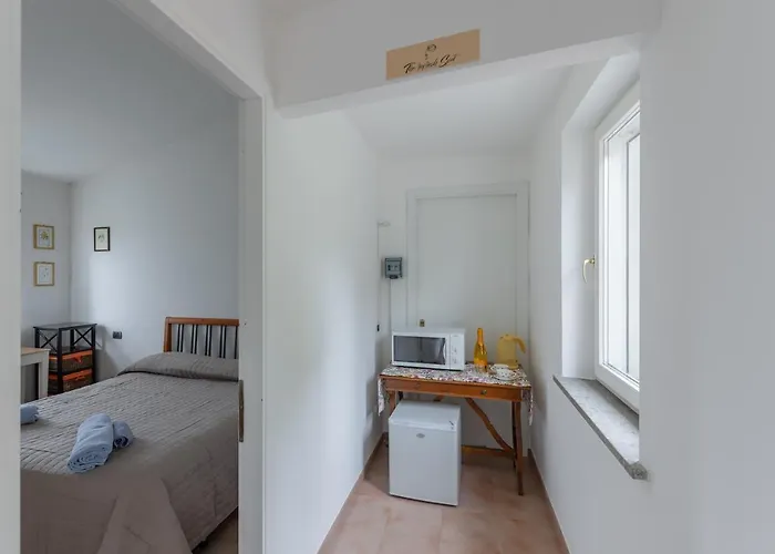 Oak House With Parking *