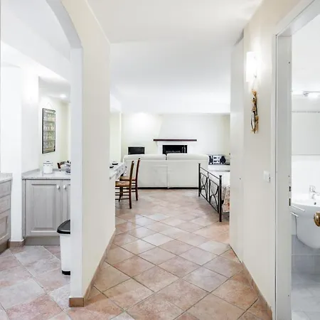 公寓 Oak House With Parking