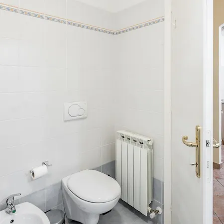 Oak House With Parking 公寓 *